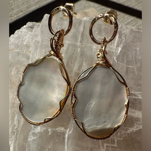 14k Gold Fill Natural Mother of Pearl Statement Earrings - Picture 7 of 11
